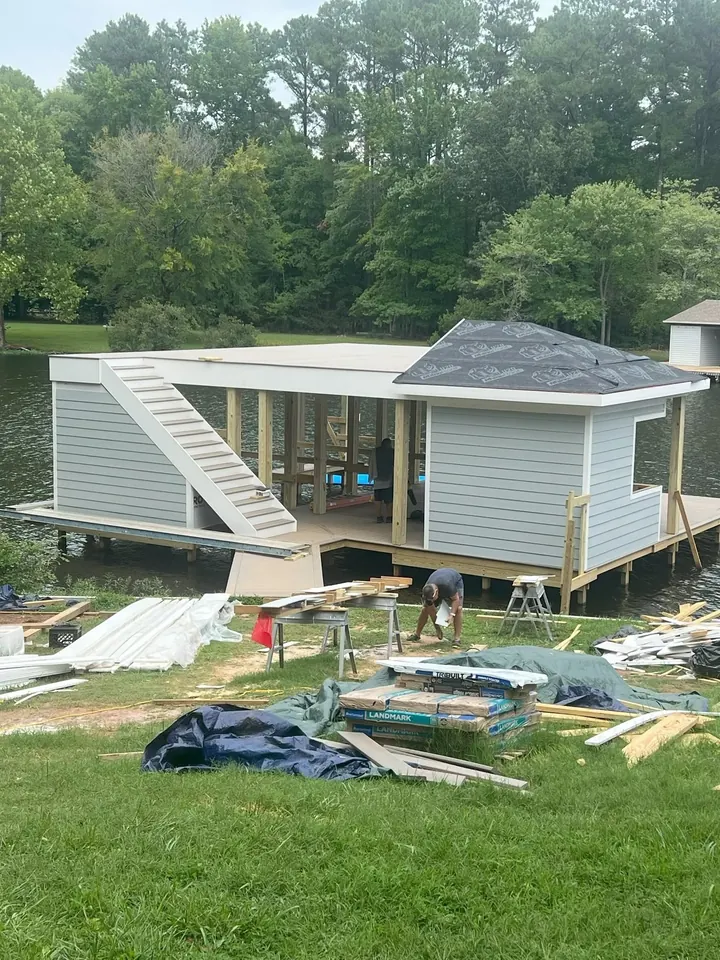 Sundeck boathouse in Joyceville, stage photo