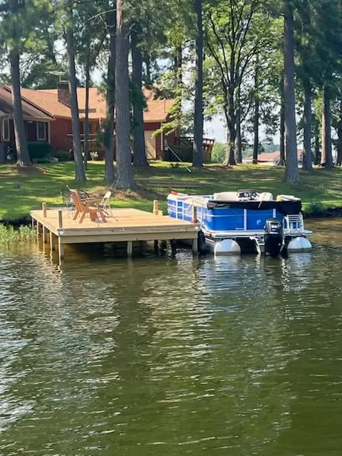Docks and piers by Twin Lakes on Lake Gaston