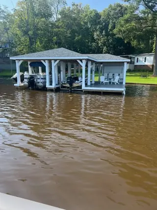 Twin Lakes boathouse, Stonehouse Creek